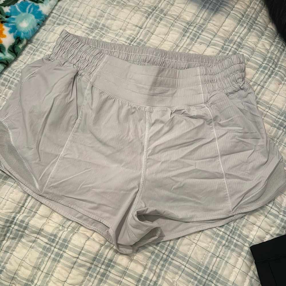 Lululemon hotty hot high rise short in white size 8